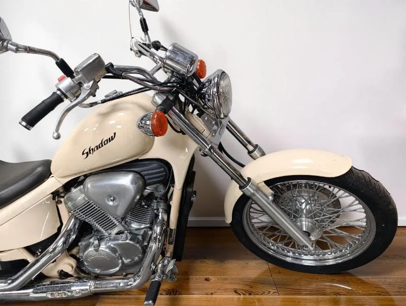 VT SHADOW 600