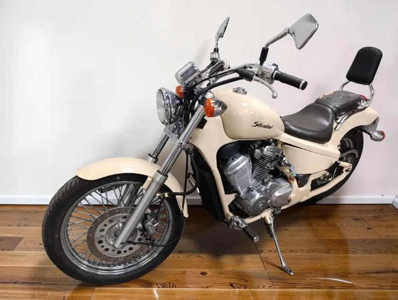 VT SHADOW 600