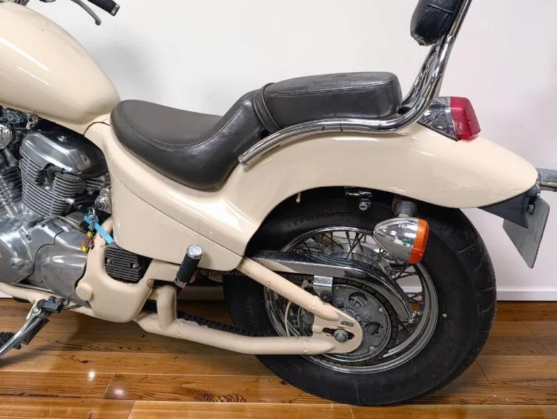 VT SHADOW 600