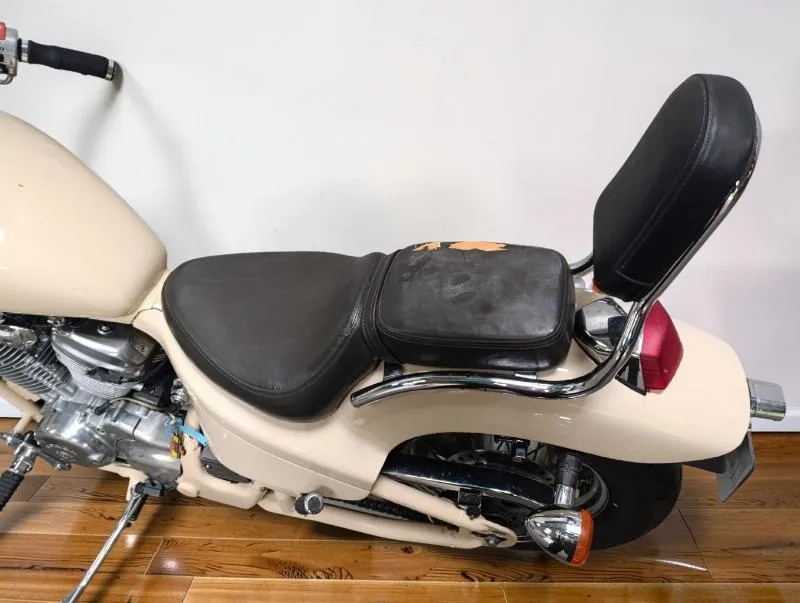 VT SHADOW 600