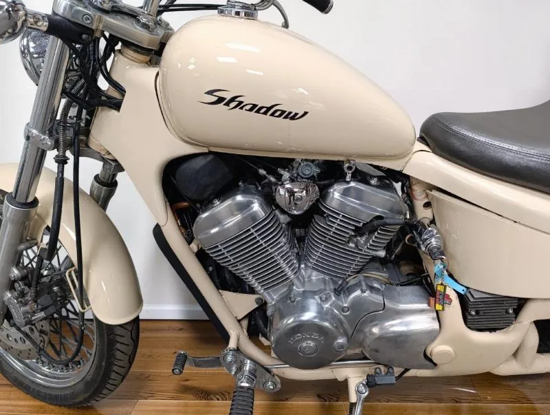 VT SHADOW 600