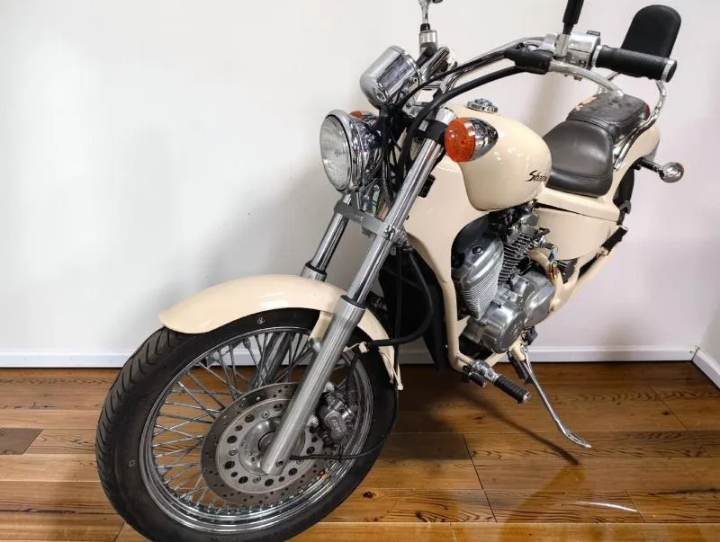 VT SHADOW 600