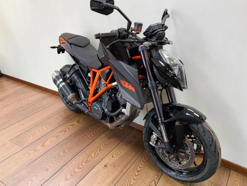 1290 SUPER DUKE R 2015