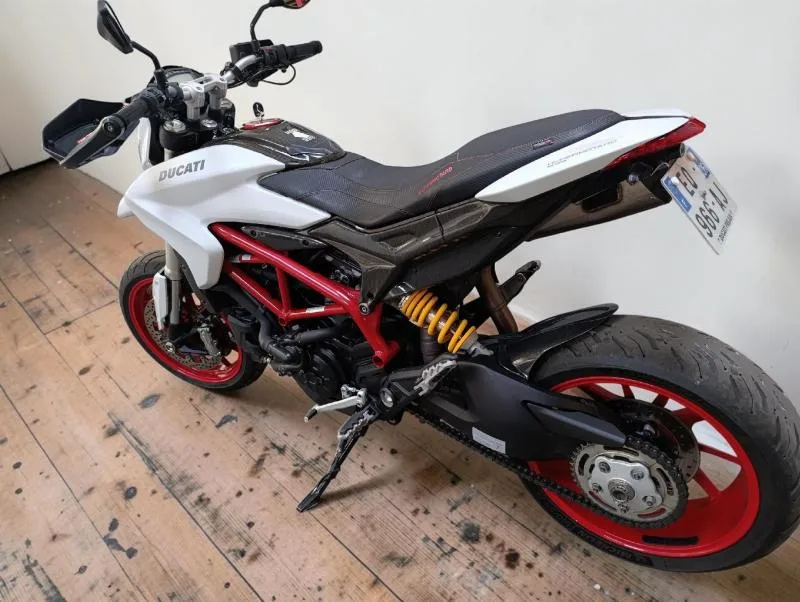 HYPERMOTARD
