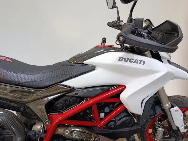 HYPERMOTARD
