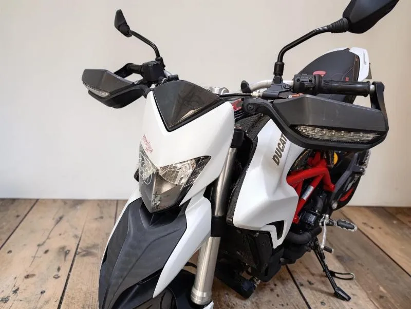 HYPERMOTARD