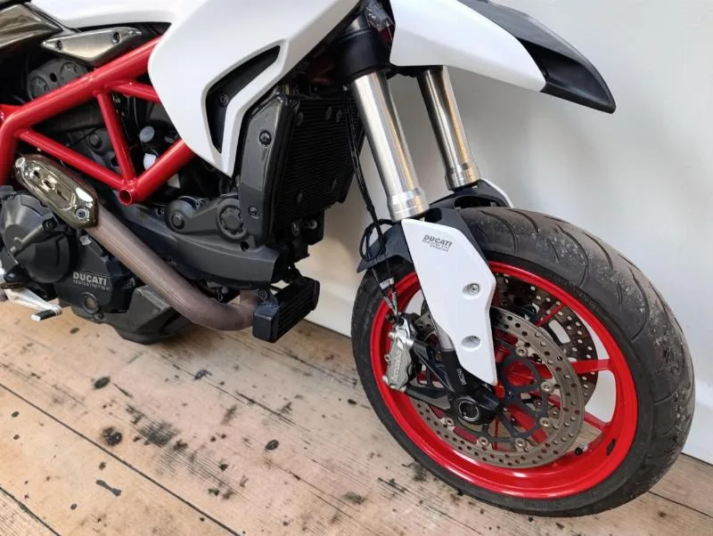 HYPERMOTARD