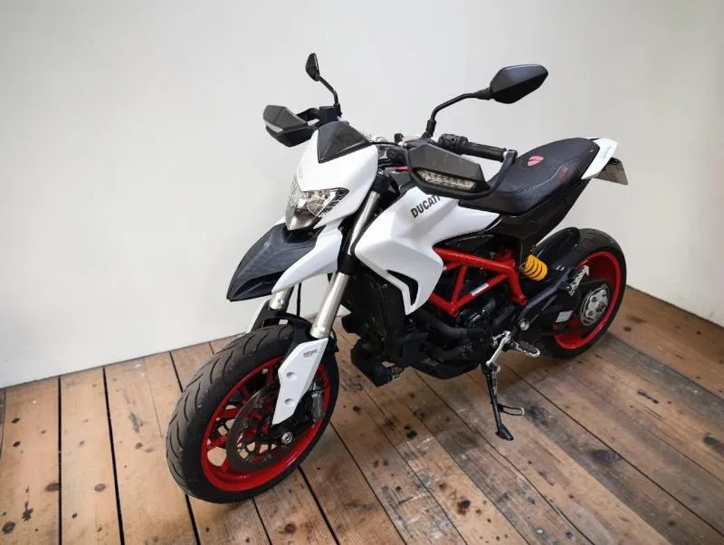 HYPERMOTARD
