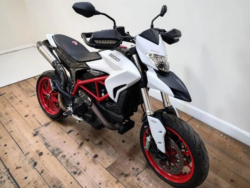 HYPERMOTARD
