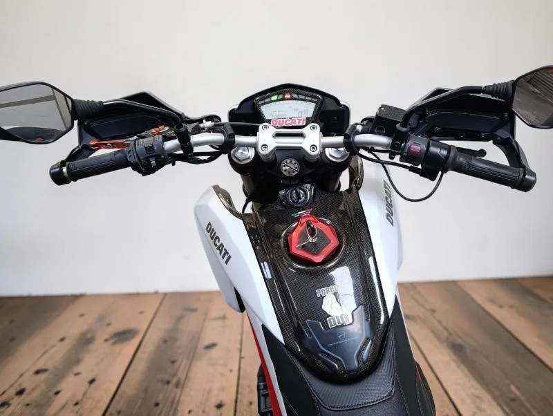 HYPERMOTARD