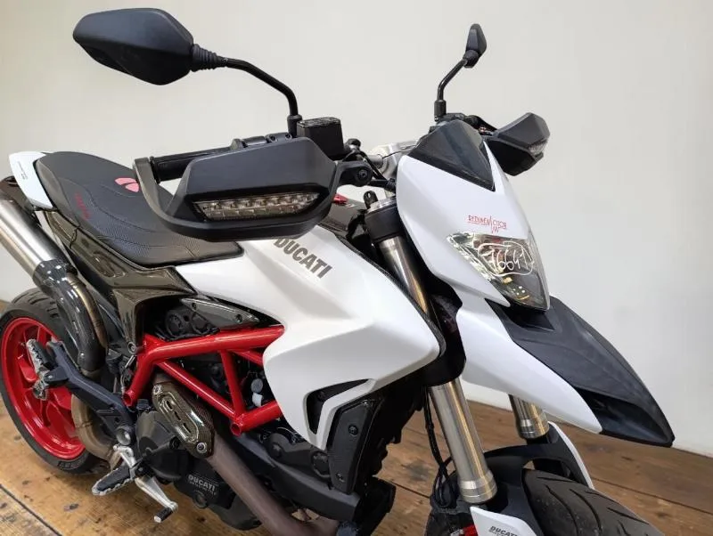 HYPERMOTARD