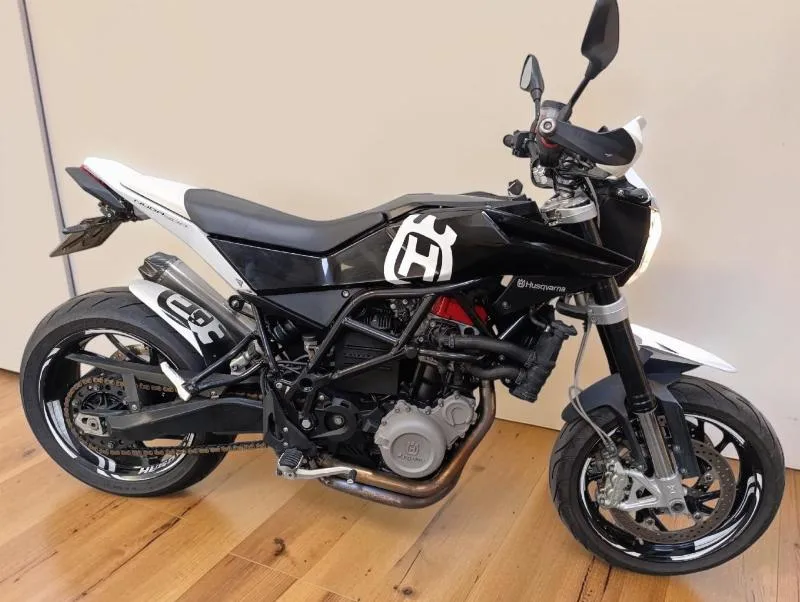 NUDA 900