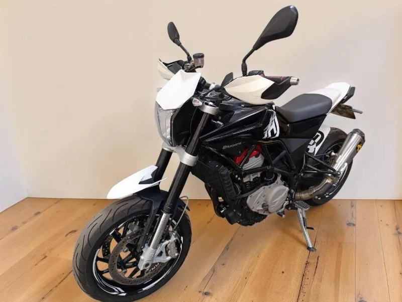 NUDA 900