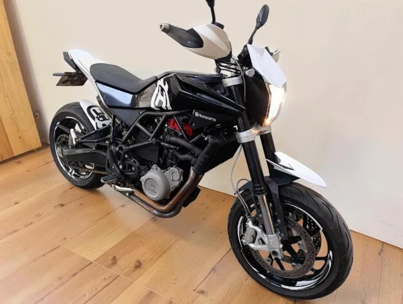 NUDA 900