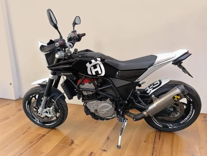 NUDA 900
