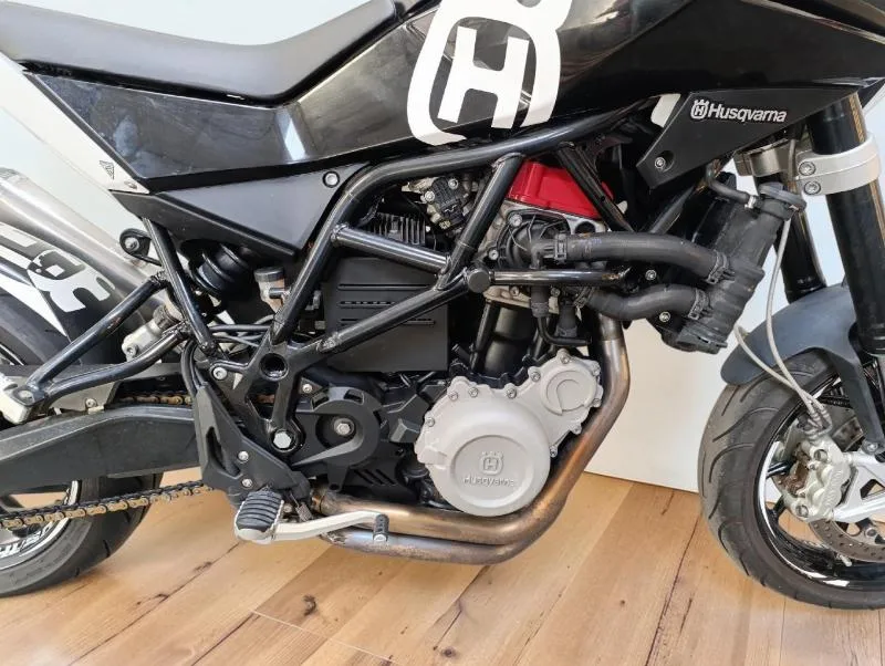 NUDA 900