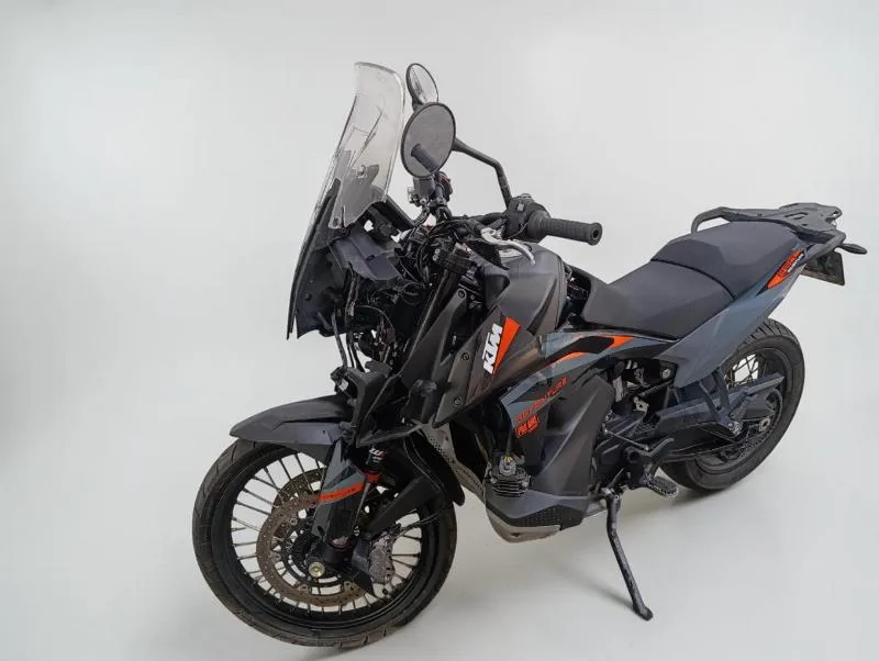 890 ADVENTURE
