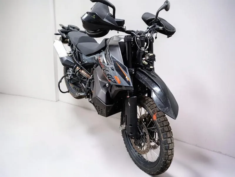 890 ADVENTURE
