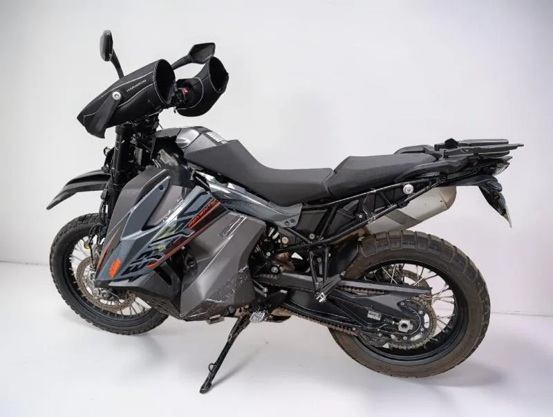 890 ADVENTURE