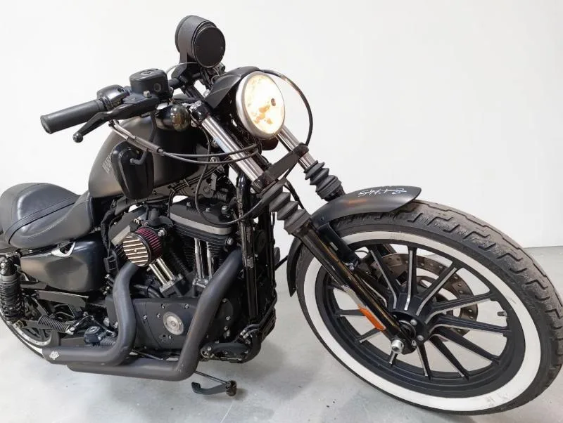SPORTSTER 883