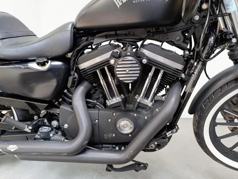 SPORTSTER 883