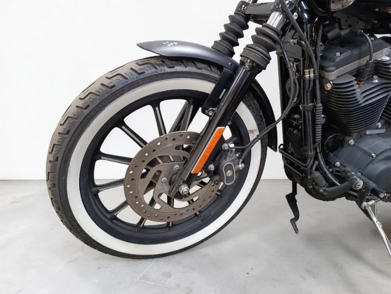 SPORTSTER 883