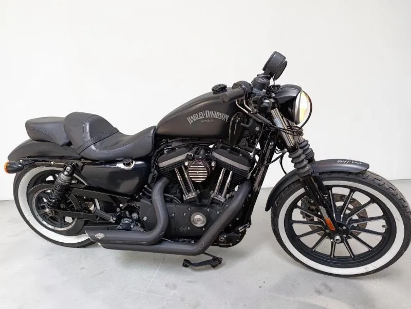 SPORTSTER 883