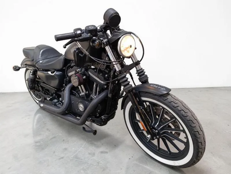 SPORTSTER 883