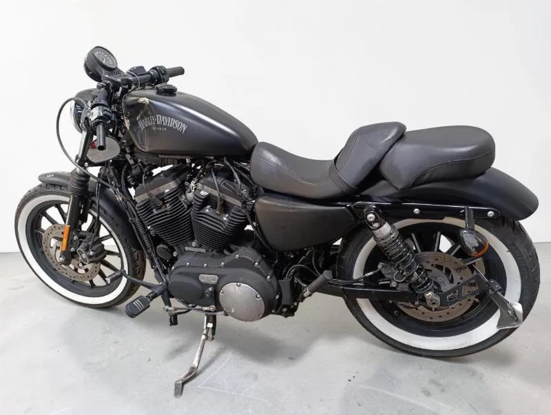SPORTSTER 883