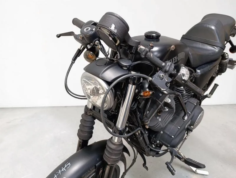 SPORTSTER 883