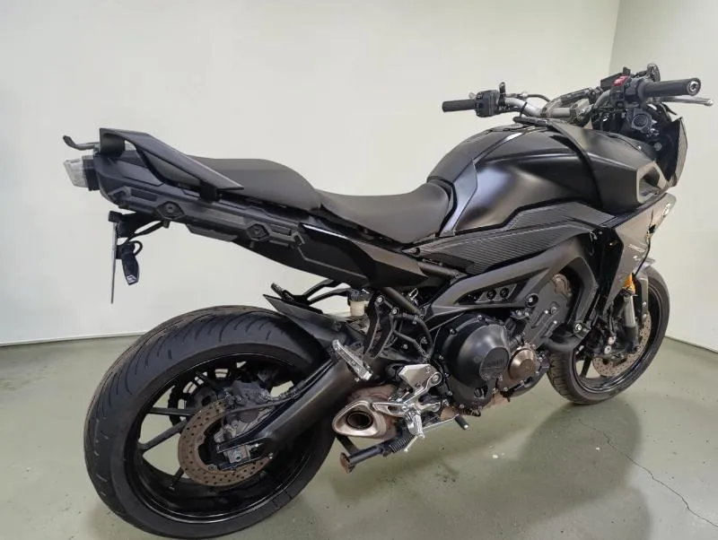 MT09