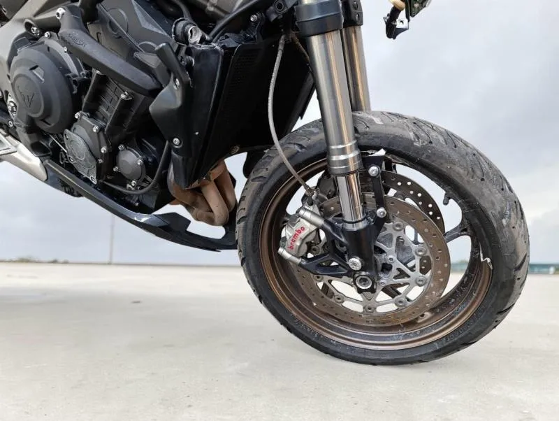 STREET TRIPLE 765 RS