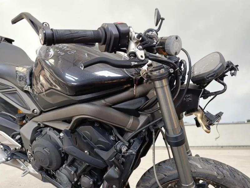 STREET TRIPLE 765 RS