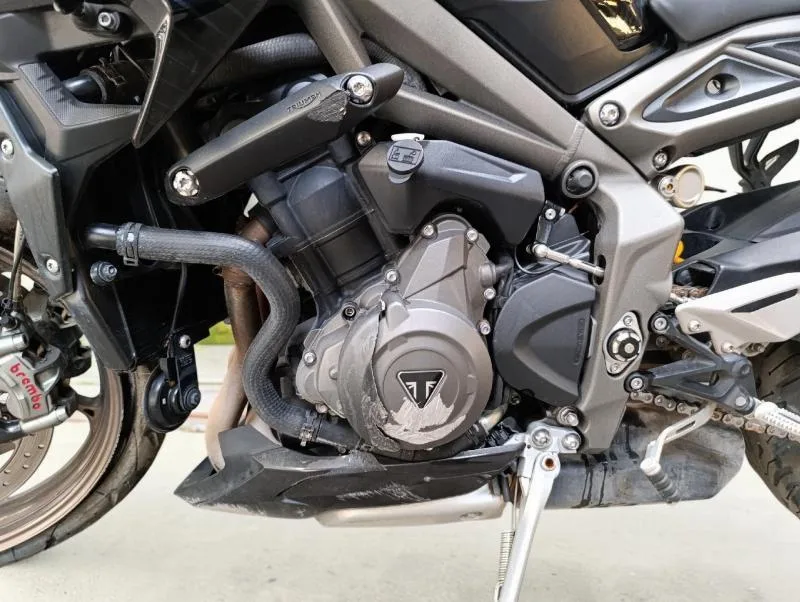 STREET TRIPLE 765 RS
