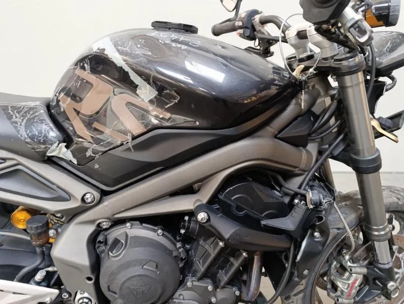 STREET TRIPLE 765 RS