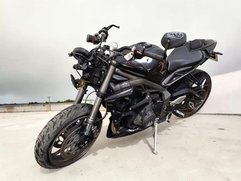 STREET TRIPLE 765 RS