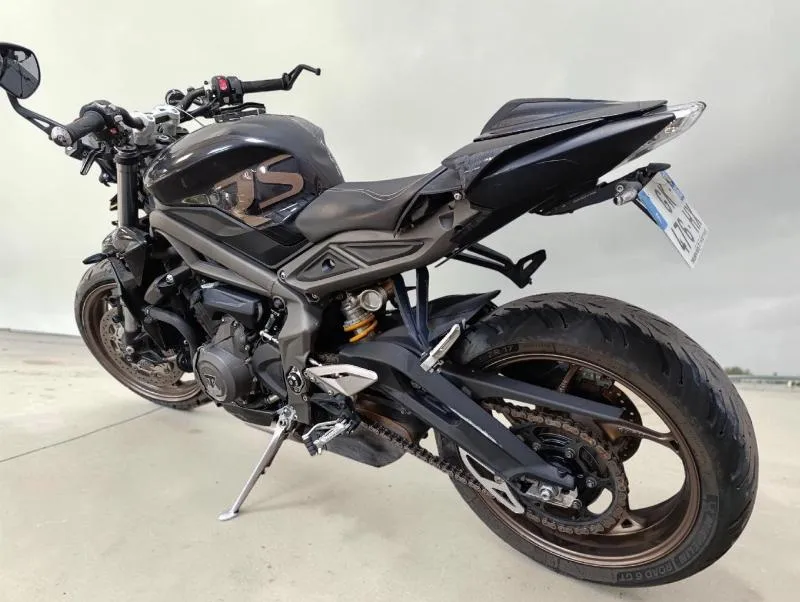 STREET TRIPLE 765 RS