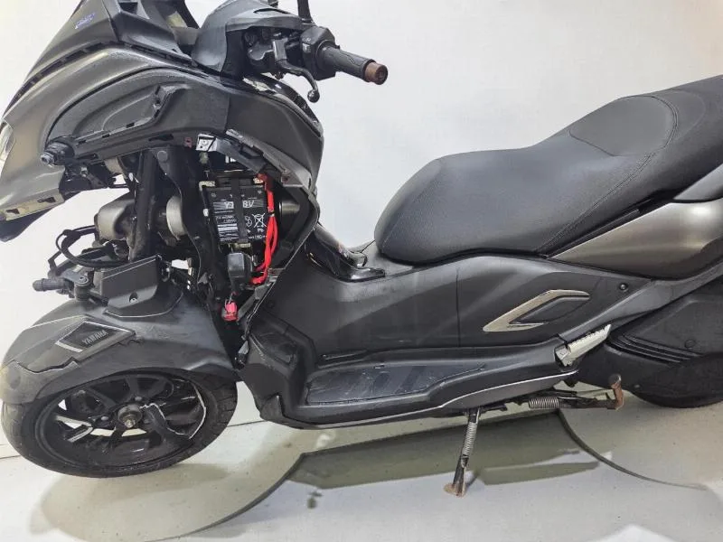 TRICITY 300