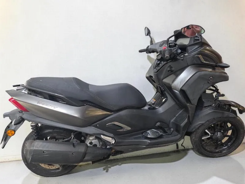 TRICITY 300