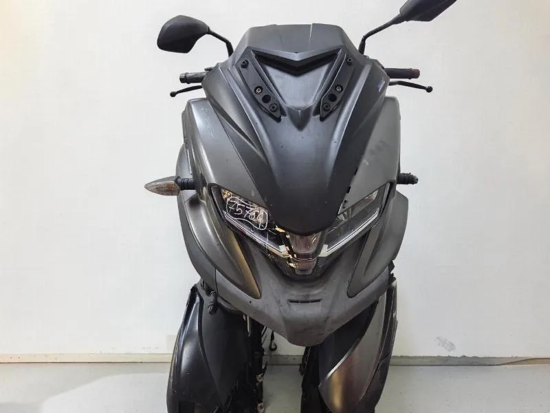 TRICITY 300