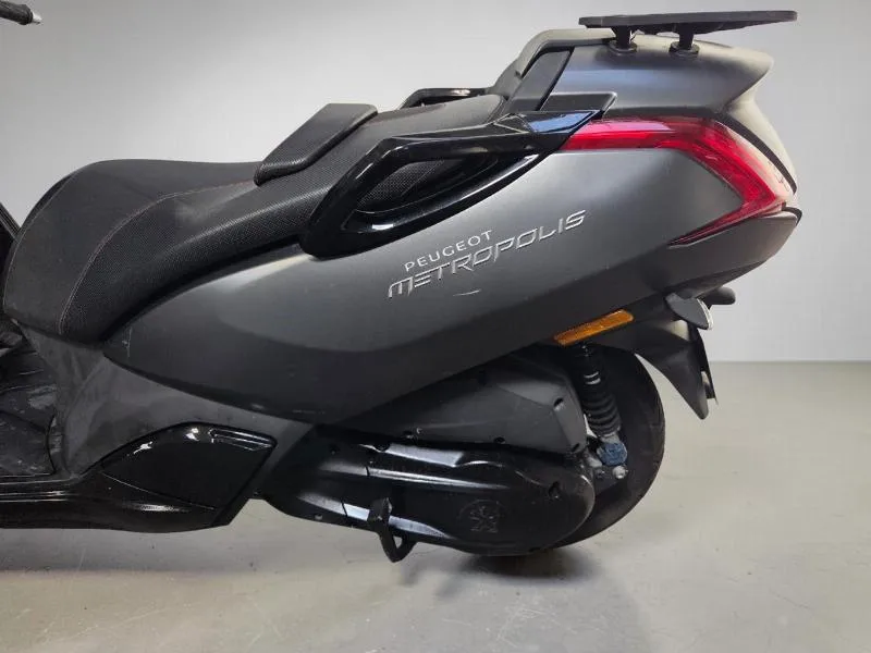 METROPOLIS 400