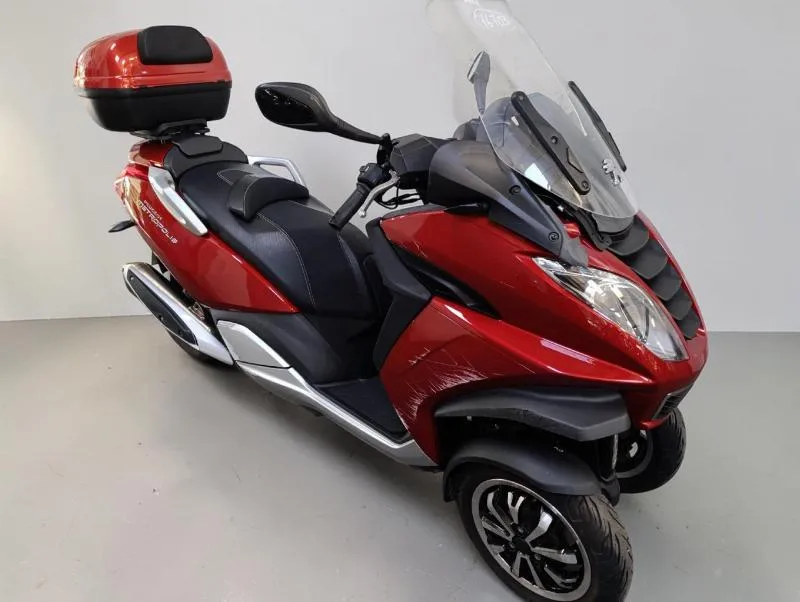 METROPOLIS 400