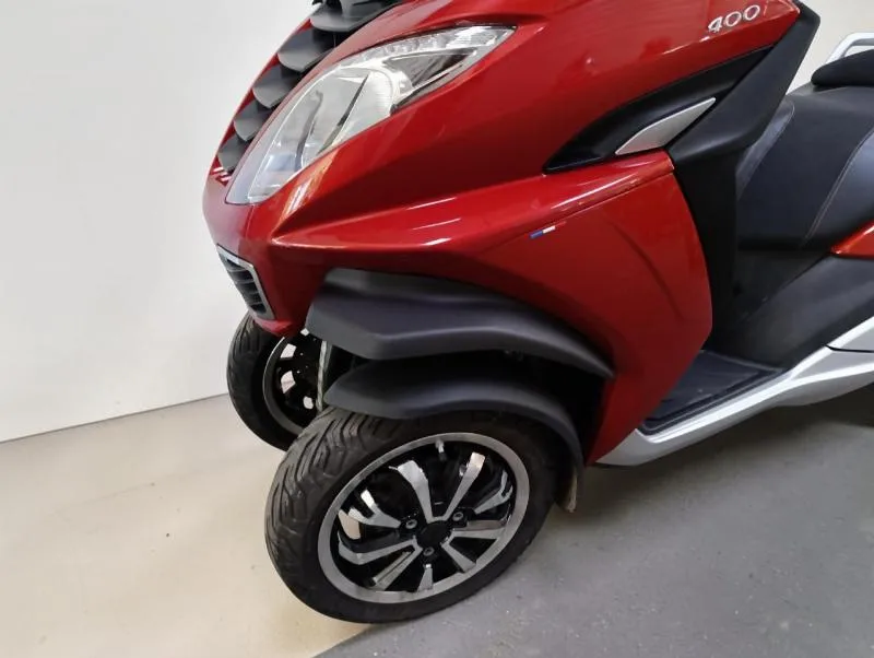 METROPOLIS 400