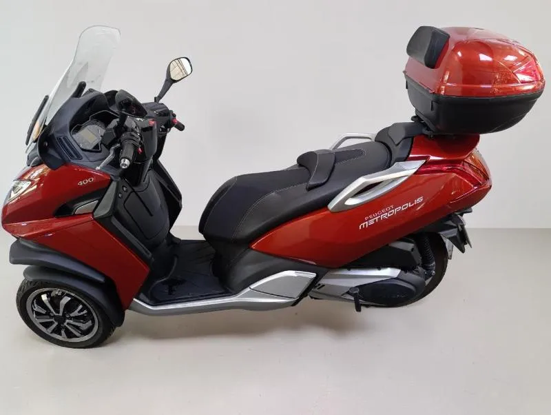 METROPOLIS 400