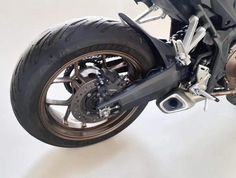 CB 650 R