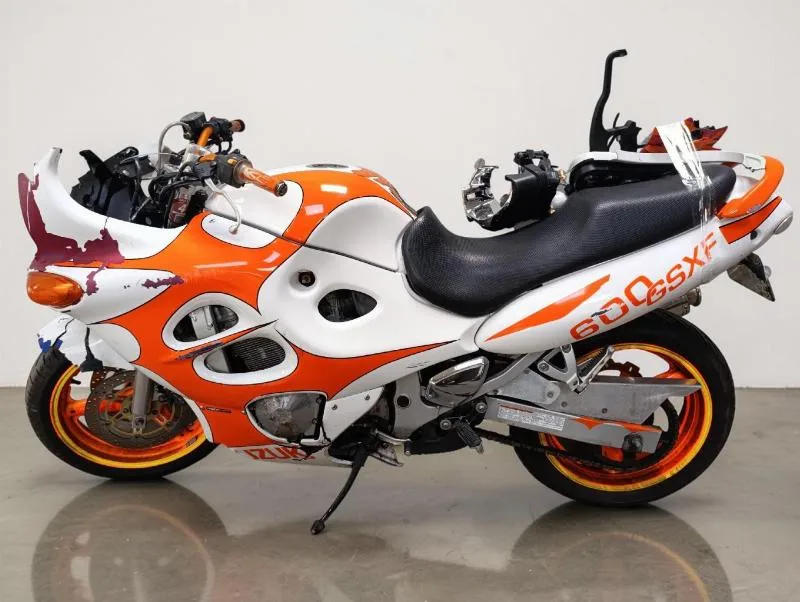 GSX600F