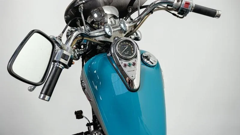 VN 800