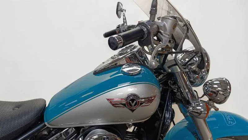 VN 800