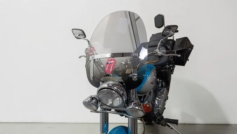 VN 800