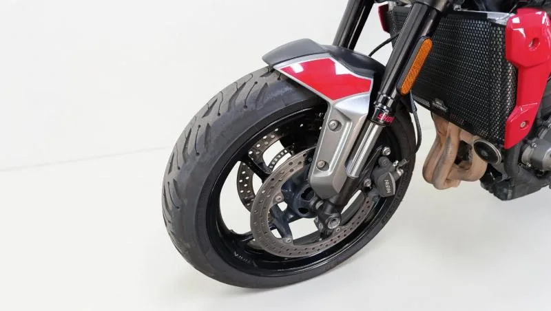 TRIDENT 660